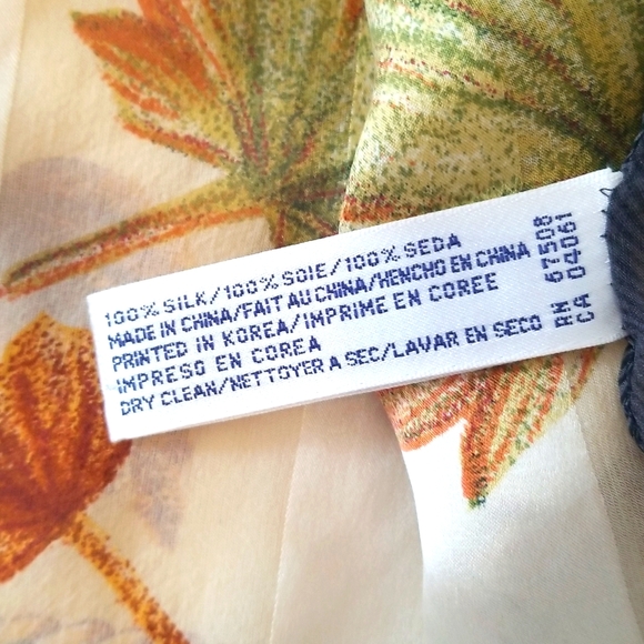 Anne Klein Fall leaf pattern 100% silk scarf - Picture 4 of 6